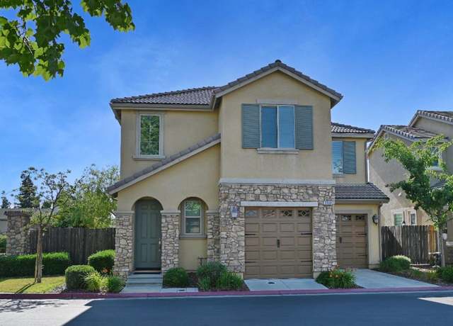 Property at 3368 Monterosa Ln, Clovis, CA 93619, 3 beds, 2.5 baths