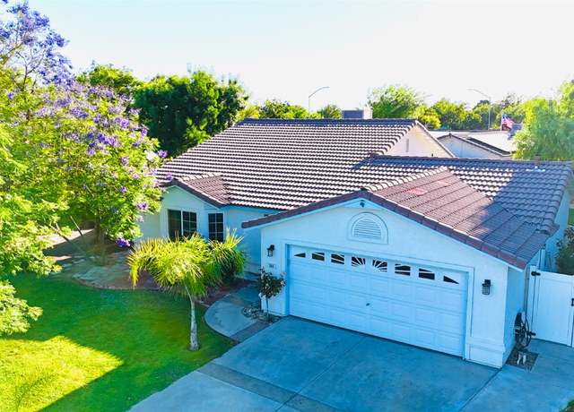 Property at 260 S Kenneth Ave, Kerman, CA 93630, 4 beds, 2 baths