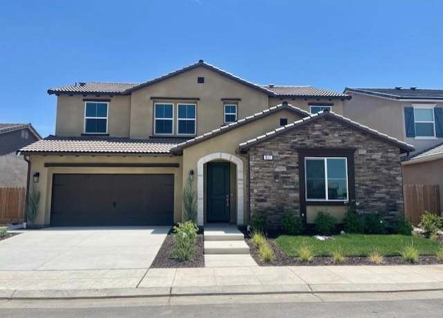 Property at 817 Discovery Rd S, Madera, CA 93636, 5 beds, 3.5 baths
