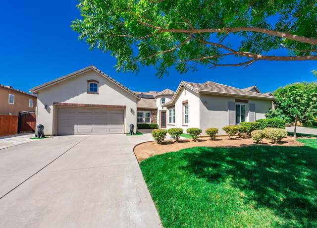 Property at 4183 N Bodega Bay Rd, Clovis, CA 93619, 4 beds, 4 baths
