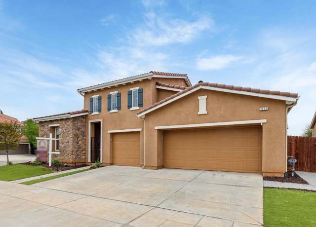 Property at 2437 E Prestwick Ave, Fresno, CA 93730, 4 beds, 3 baths