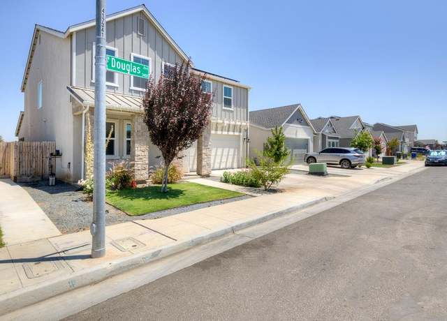 Property at 3448 N Douglas Ave, Fresno, CA 93727, 5 beds, 2.5 baths