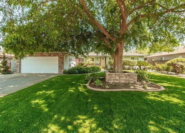 Property at 720 I St, Parlier, CA 93648, 3 beds, 2 baths