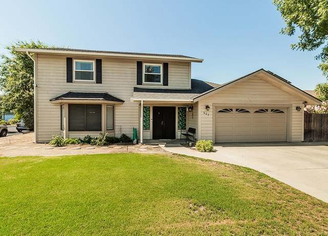 Property at 607 W Sycamore Ct, Reedley, CA 93654, 3 beds, 2.5 baths