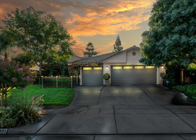 Property at 2001 Aspen Ln, Madera, CA 93637, 3 beds, 2 baths