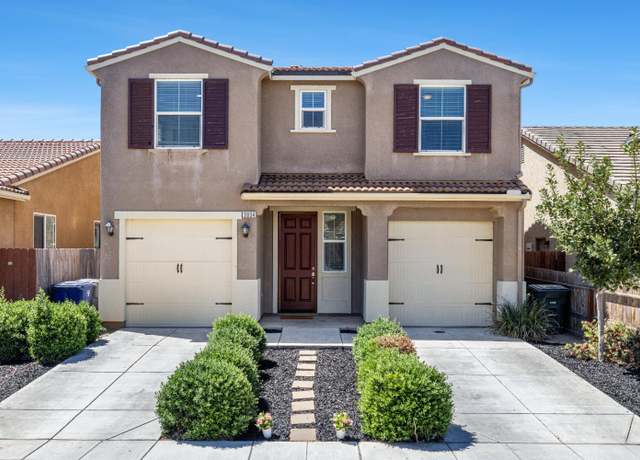 Property at 3834 Sussex Ave, Clovis, CA 93619, 4 beds, 3 baths