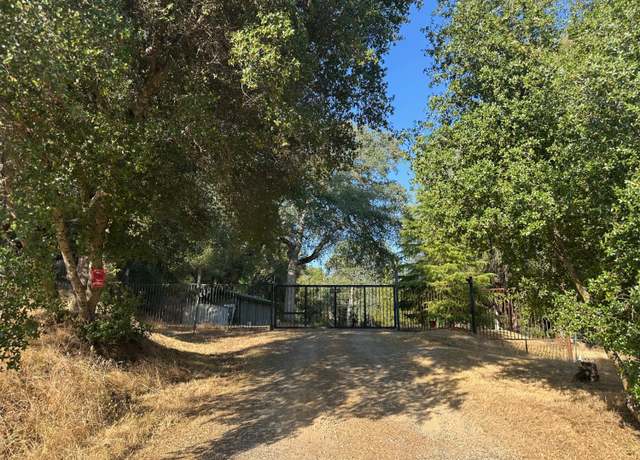 Property at 40089 John West Rd, Oakhurst, CA 93644