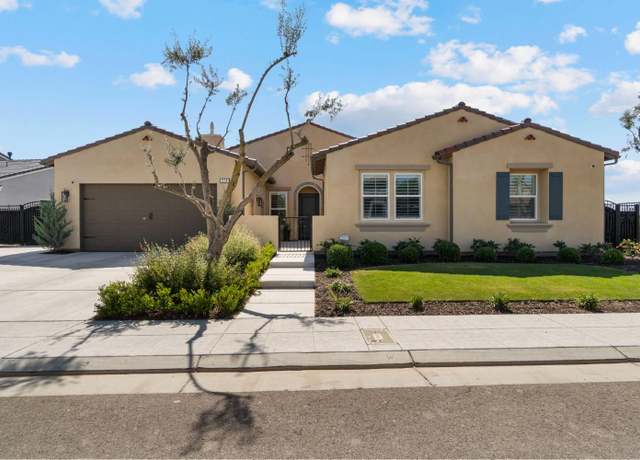 Property at 974 Ridgeline Rd W, Madera, CA 93636, 4 beds, 3.5 baths