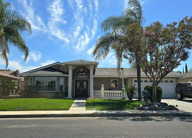 Property at 616 W Bloomingdale Ave, Dinuba, CA 93618, 3 beds, 2 baths