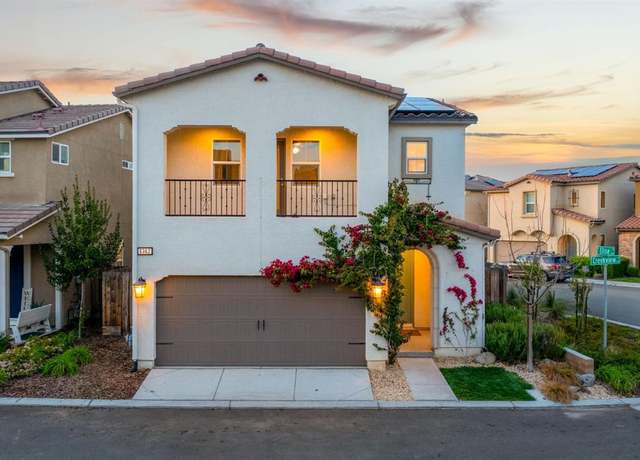 Property at 6362 E Creek View Ln, Fresno, CA 93727, 3 beds, 2.5 baths
