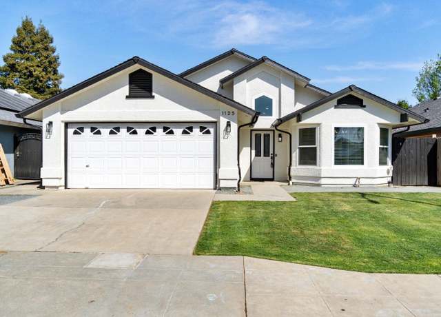 Property at 1125 N Purdue Ave, Clovis, CA 93611, 3 beds, 2 baths