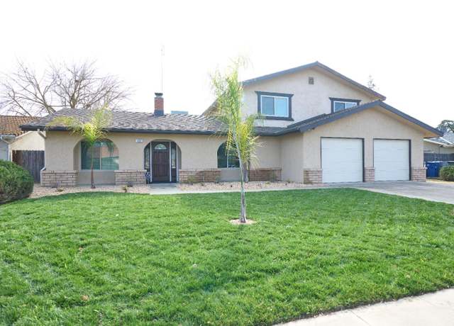 Property at 464 W Menlo Ave, Clovis, CA 93612, 4 beds, 3 baths
