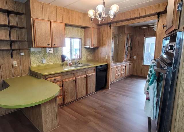 Property at 1001 Sylmar Ave #30, Clovis, CA 93612, 3 beds, 2 baths