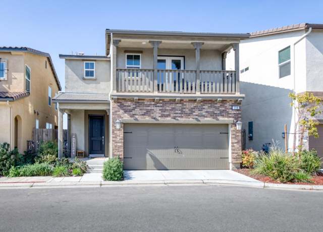Property at 218 Mission Dr S, Madera, CA 93636, 3 beds, 2.5 baths