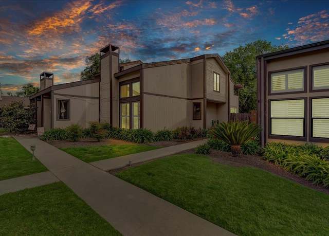 Property at 3719 W Hillsdale, Visalia, CA 93291, 2 beds, 2 baths
