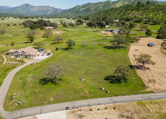 Property at 14750 Canvas Back Ln, Prather, CA 93651
