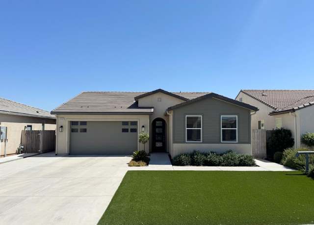 Property at 4092 Sussex Ave, Clovis, CA 93619, 3 beds, 2 baths