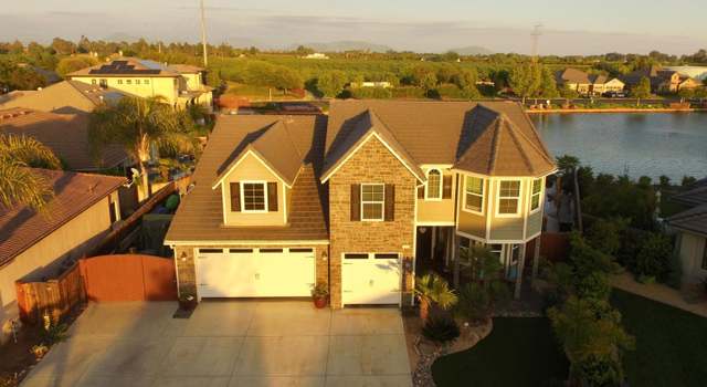 Photo of 10967 E Promontory Way, Clovis, CA 93619
