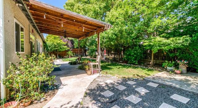 Photo of 947 Carson Ave, Clovis, CA 93611