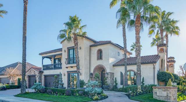 Photo of 1639 E Clubhouse Dr, Fresno, CA 93730