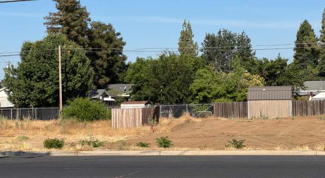 Photo of 134 Sunnyside Ave, Clovis, CA 93611