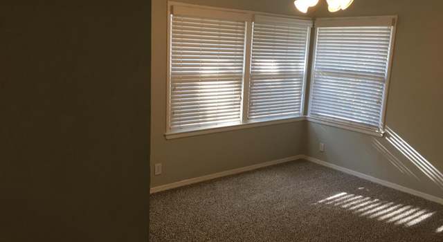 Photo of 1940 W Buckingham Way, Fresno, CA 93705