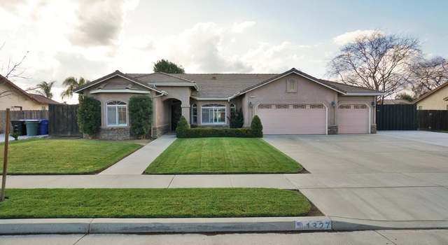 Photo of 1327 Mission Dr, Lemoore, CA 93245