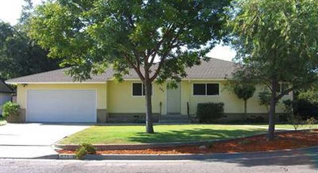 Photo of 521 Lotus Dr, Hanford, CA 93230