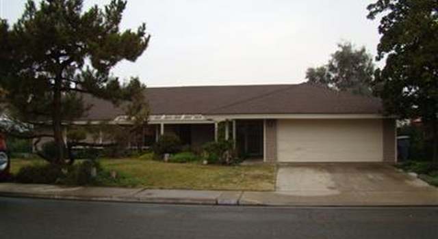 Photo of 1855 Alamos Ave, Clovis, CA 93611