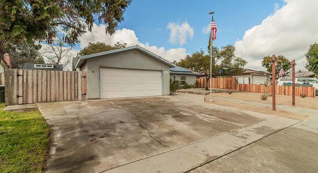 Photo of 3332 Ezie Ave, Clovis, CA 93611