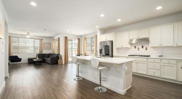 Photo of 952 Howard St, Kingsburg, CA 93631