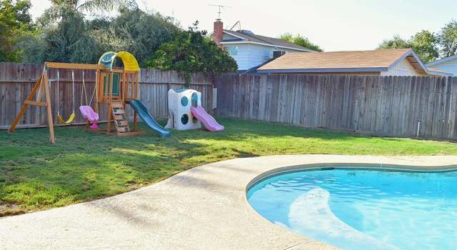 Photo of 656 Wood Ln, Lemoore, CA 93245