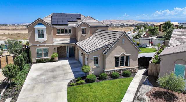 Photo of 2141 N Rogers Ln, Clovis, CA 93619