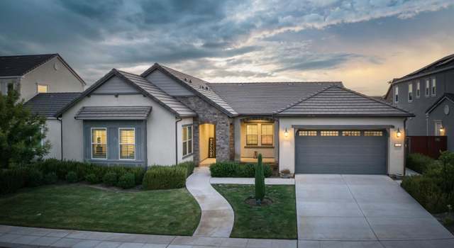 Photo of 682 Parsons Way S, Madera, CA 93636