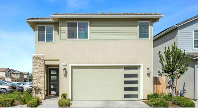 Photo of 3725 Longford Way, Clovis, CA 93619