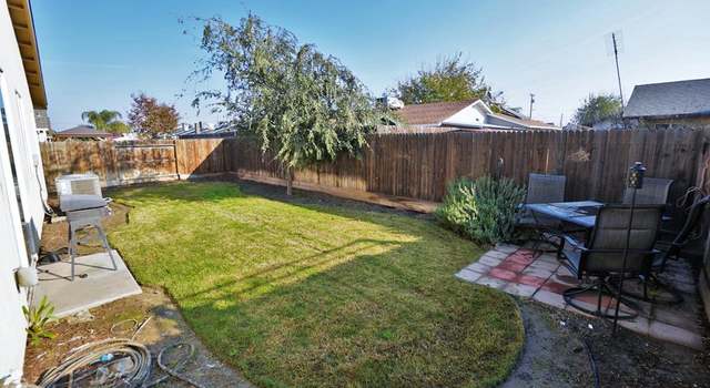 Photo of 1127 W Greenbrier Dr, Hanford, CA 93230