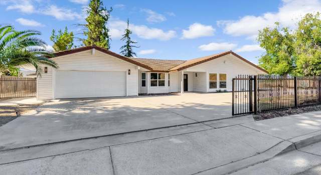 Photo of 146 Sierra Ave, Clovis, CA 93612