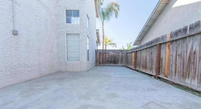 Photo of 561 W Windsor Dr, Hanford, CA 93230