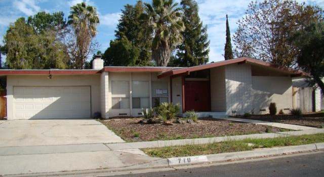 Photo of 710 W Stuart Ave, Fresno, CA 93704