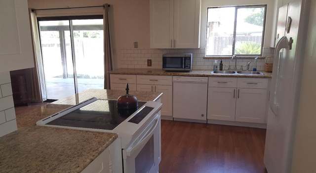 Photo of 617 W Twain Ave, Clovis, CA 93612