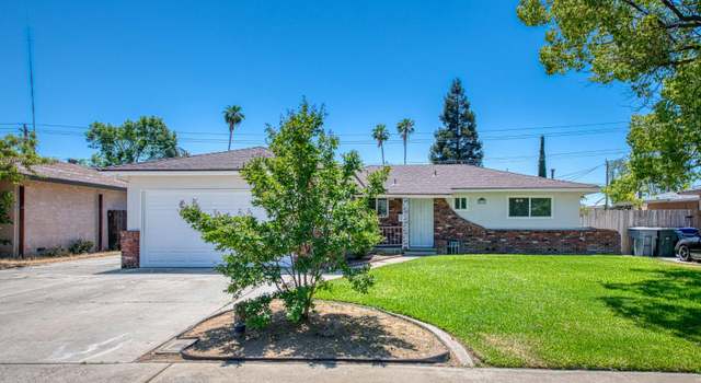 Photo of 478 W Beverly Dr, Clovis, CA 93612
