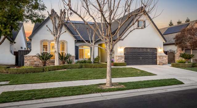 Photo of 541 W Warwick Ave, Clovis, CA 93619