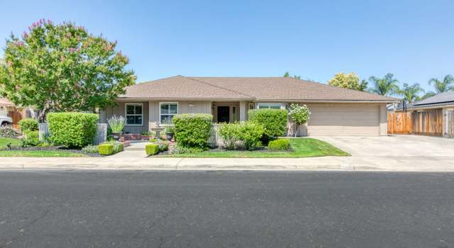 Photo of 1758 Ash Ave, Clovis, CA 93611
