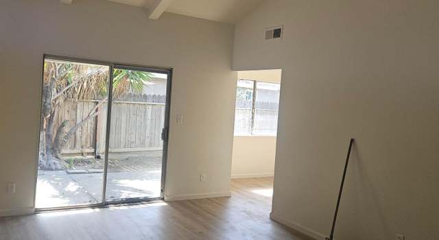 Photo of 2915 N Pleasant Ave, Fresno, CA 93705