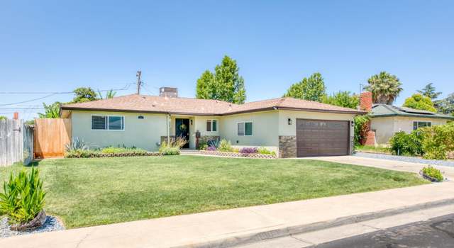 Photo of 447 W Scott Ave, Clovis, CA 93612