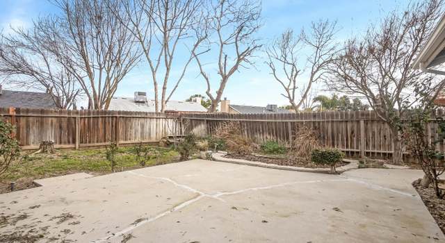 Photo of 565 W Ashcroft Ave, Clovis, CA 93612