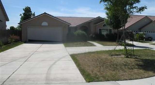 Photo of 679 S 17th Ct, Kerman, CA 93630
