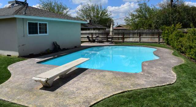 Photo of 312 W Burlwood Ln, Lemoore, CA 93245