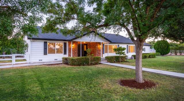 Photo of 12583 Heather Ln, Clovis, CA 93619