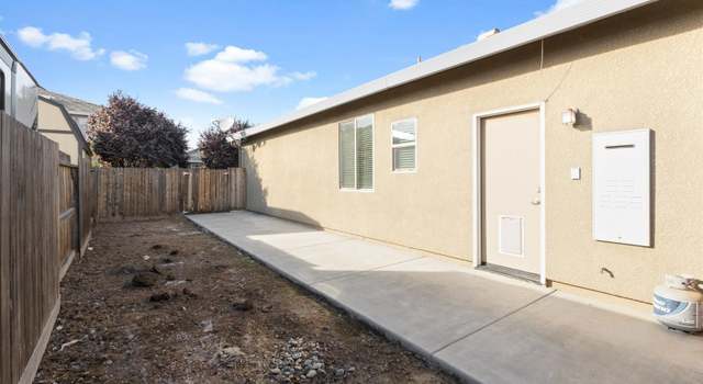 Photo of 3045 N Applegate Ave, Fresno, CA 93737